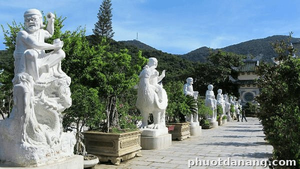18 pho tượng La Hán